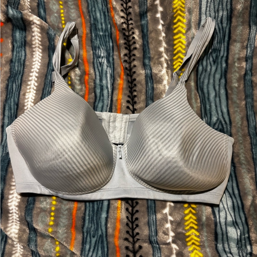 Vanity Fair Light Gray Women's Bra